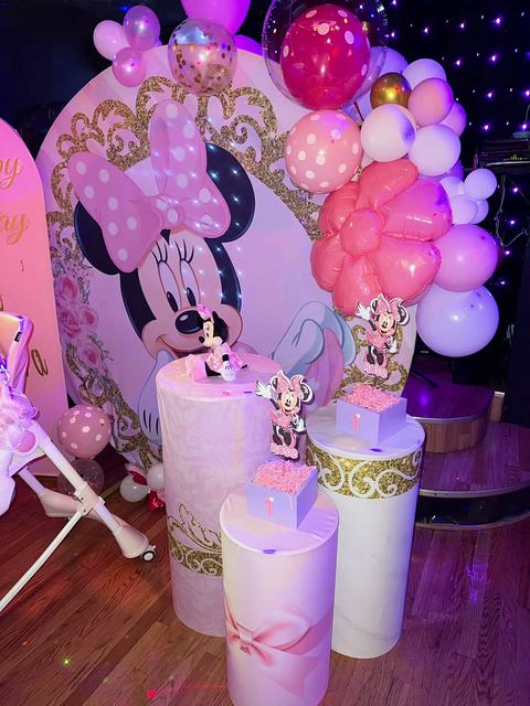 Pink 1st birthday balloon arch